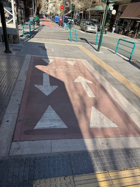 «Ποδηλατόδρομος 3 μέτρων στην Ανθ. Γαζή…» (φωτ.)