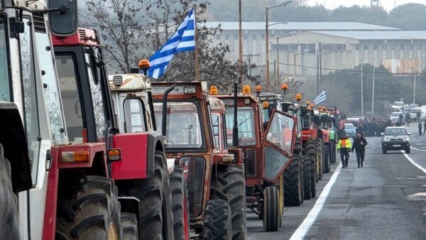 Τέλος τα μπλόκα των αγροτών: Συντονισμένη αποχώρηση την Παρασκευή – «Δεν φεύγουμε με σκυμμένο κεφάλι»