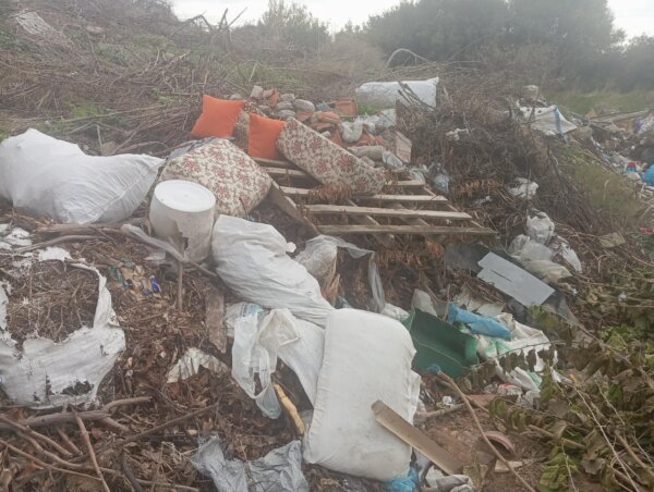 Καταγγελία κατοίκων για περιβαλλοντική ρύπανση στην Ελάτεια (φωτ.)