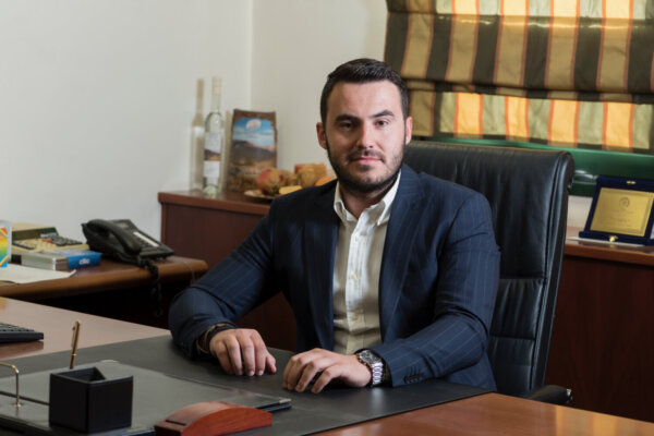 Απάντηση του Θανάση Μπίζιου στη δημοτική αρχή Ελασσόνας: Όταν η πραγματικότητα βρωμάει, τα ψέματα δεν κρύβουν τη χωματερή