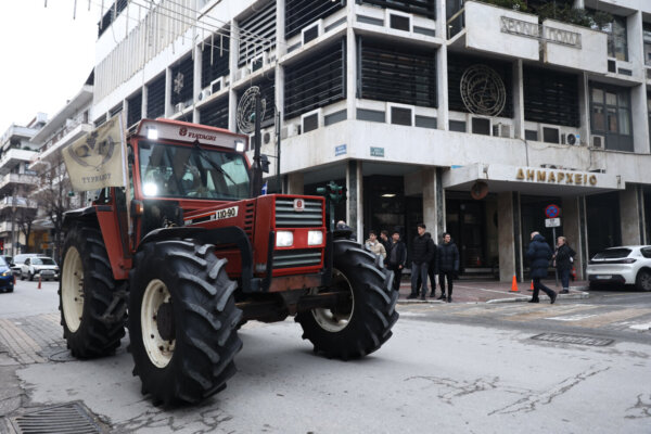Με το βλέμμα στραμμένο στην Αθήνα η συνάντηση της πανελλαδικής των μπλόκων στη Λάρισα