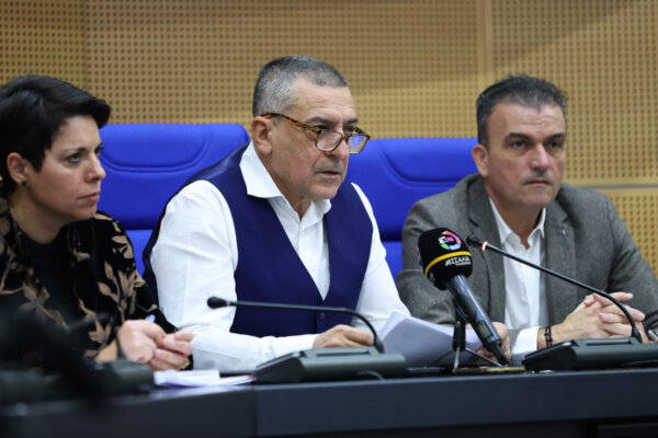 Μπήκαν οι υπογραφές για το κτίριο του Πρότυπου Γυμνασίου-Λυκείου Λάρισας – Ο Δημ. Κουρέτας υπέγραψε χρηματοδότηση 13 εκατ. ευρώ (φωτ.)