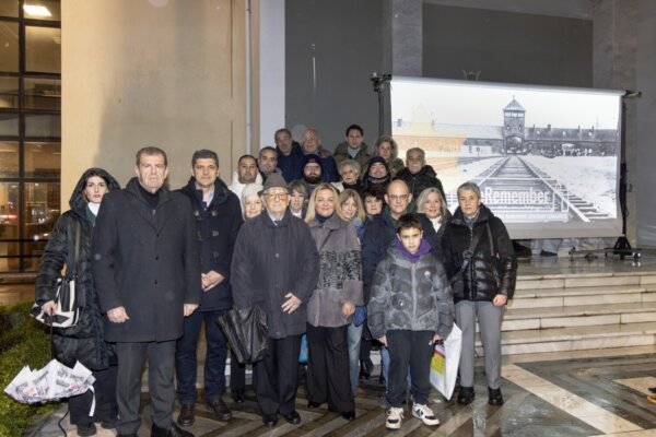 Στο Δημοτικό Ωδείο Λάρισας το λογότυπο της παγκόσμιας εκστρατείας μνήμης WEREMEMBER