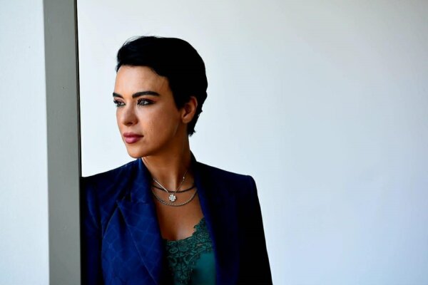 Η Λαμπρίνα Κακιούζη μιλά για το νέο Πρόγραμμα Κατάρτισης με Τεχνητή Νοημοσύνη και επίδομα 750 ευρώ!