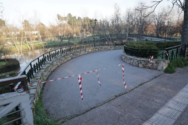 Δήμος Λαρισαίων: Παραμένουν κλειστές οι προσβάσεις στην κοίτη του Πηνειού