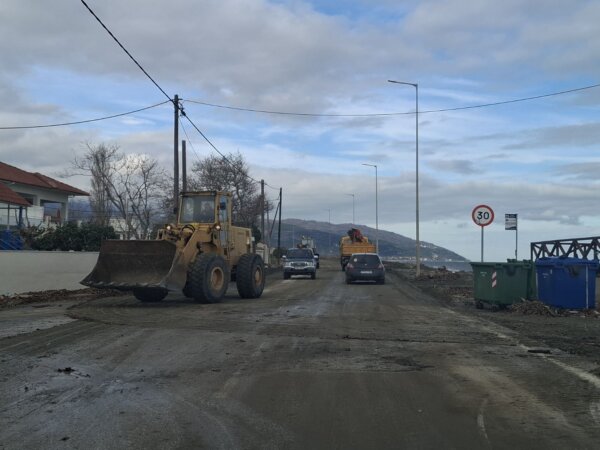 Ο Δ. Αγιάς για τα έντονα καιρικά φαινόμενα που έπληξαν τα παράλια: «Αυτά είναι τα δεδομένα…»