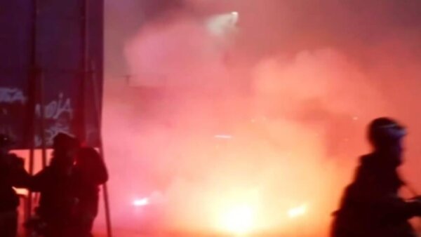 Συγκρούσεις της αστυνομίας με διαδηλωτές στο Μιλάνο, κοντά στο Ολυμπιακό Χωριό