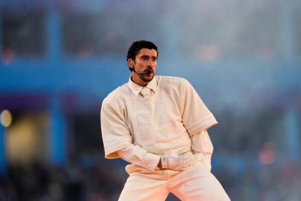 Super Bowl 2026: Όλοι οι celebrities που έκαναν εμφανίσεις- έκπληξη στο show του Bad Bunny και τα highlights