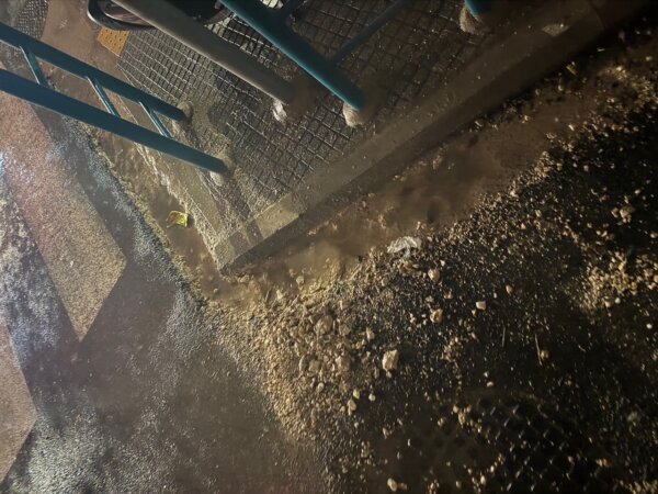 Λάρισα: «Η απόλυτη κακοτεχνία…» και τα μπάζα (φωτ.)