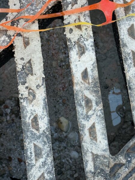 Δημοσιογραφία των πολιτών: «Μπουκώσανε φρεάτια με οικοδομικά υλικά…»