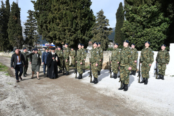 Μνημόσυνο υπέρ πεσόντων στρατιωτικών τελέσθηκε στην Αγιά (φωτ.)