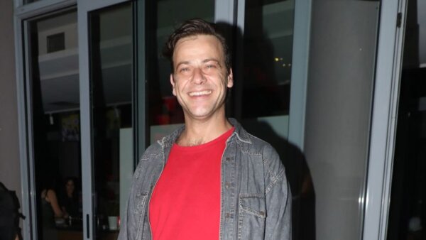 Ορέστης Τζιόβας: Ποια είναι η κούκλα ηθοποιός που βρίσκεται στο πλευρό του τον τελευταίο χρόνο