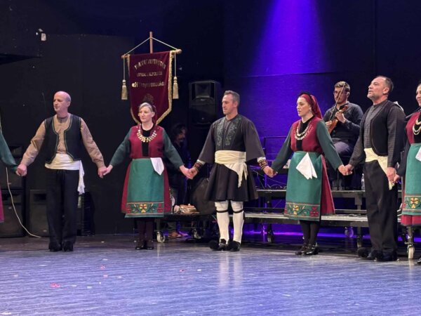 Στο Φεστιβάλ «Ο Άι Βασίλης άργησε μια μέρα» ο Σύλλογος Λουτριωτών Λάρισας (φωτ.)