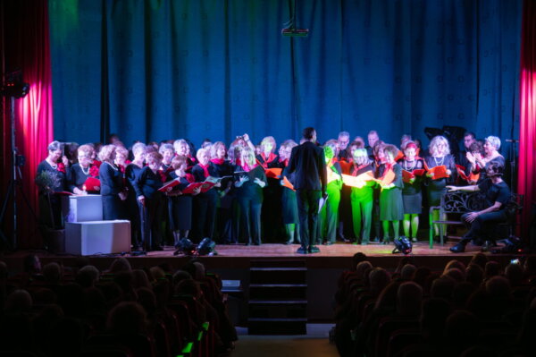 Εξαιρετική χορωδιακή παράσταση διοργάνωσε ο Πολιτιστικός Σύλλογος Χάλκης (φωτ.)