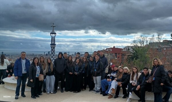 Λύκειο Μ.Ν. Ράπτου: «Πρεσβευτές» της ελληνικής γλώσσας, από τη Λάρισα (φωτ.)