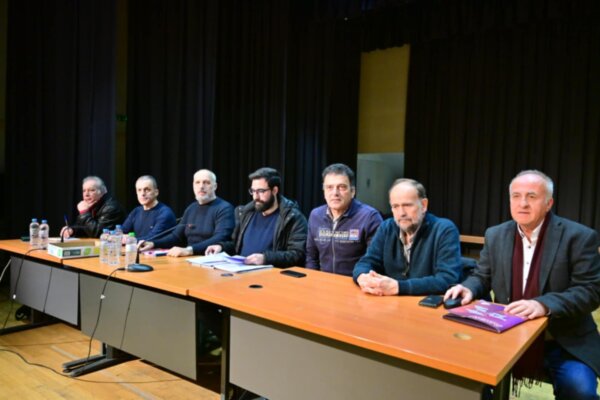 Μαζική η Περιφερειακή Σύσκεψη Θεσσαλίας της ΔΟΕ στη Λάρισα – «Σοβαρά τα προβλήματα της δημόσιας εκπαίδευσης» (φωτ. & βίντεο)