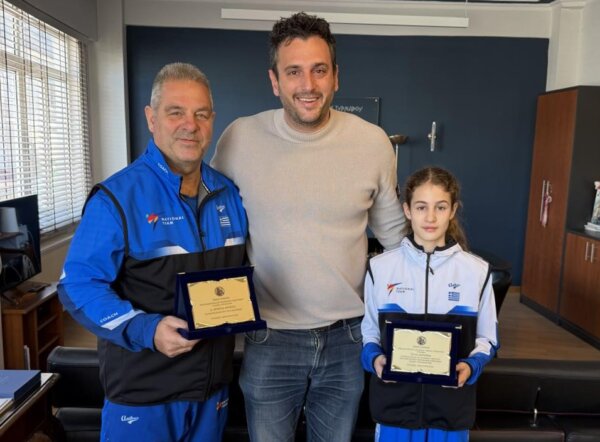 Δ. Τυρνάβου: Βράβευσε την Αντωνία Τόλη και τον Χρήστο Ντιντό (φωτ.)