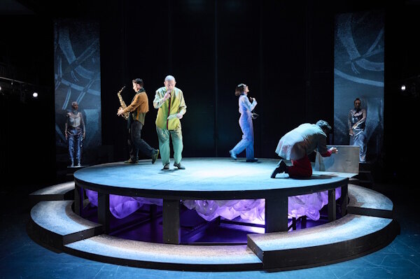 Με μεγάλη επιτυχία συνεχίζεται το έργο «Η Ανάθεση» σε σκηνοθεσία της Καθηγήτριας Αύρας Σιδηροπούλου στην Πειραματική Σκηνή του Θεατρικού Οργανισμού Κύπρου