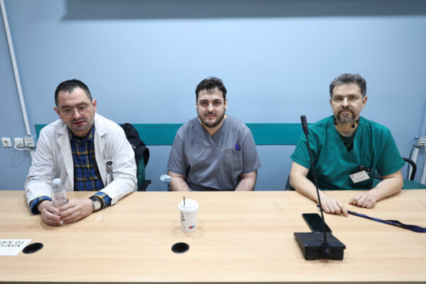 «Απλήρωτες υπερωρίες και εφημερίες χωρίς ανάπαυση» – Αντιδρούν οι ειδικευόμενοι γιατροί στη Λάρισα (φωτ. & βίντεο)