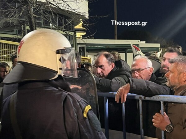 Agrotica: Μπλόκο της ΕΛΑΣ σε αγρότες που προσπάθησαν να μπουν στο χώρο των εγκαινίων