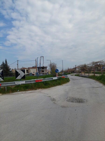 Λάρισα: «Επικίνδυνοι δρόμοι χωρίς γραμμή λεωφορείου…» (φωτ.)