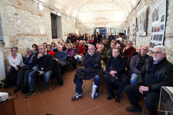 Τεκμήρια μνήμης από την Τασκένδη παρουσιάστηκαν στη Λάρισα (φωτ.)