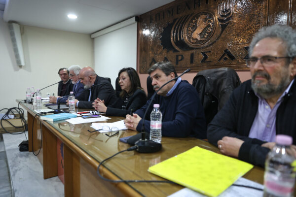 Ξανθός από τη Λάρισα: «Από το “Υγεία για όλους” στο “Υγεία για όσους έχουν”» (φωτ. & βίντεο)