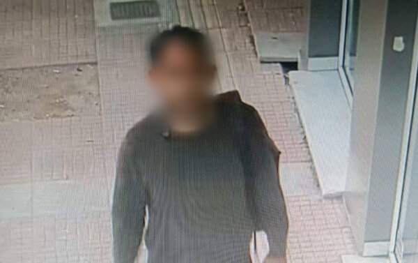 «Δράκος» του Πειραιά: Η γυναίκα που τον «έκαψε» περιγράφει τον εφιάλτη που έζησε από τον 36χρονο – «Ήρθε από πίσω και μου έπιασε το στήθος»