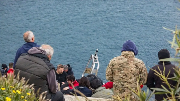 Βουλιαγμένη: Βρέθηκε οπτικό υλικό του 34χρονου δύτη όπου φαίνονται οι προσπάθειες που κάνει να βγει έξω από το «πηγάδι του διαβόλου»