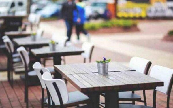 Πότε λήγει η προθεσμία υποβολής αιτήσεων για άδεια τραπεζοκαθισμάτων στον Δήμο Ελασσόνας