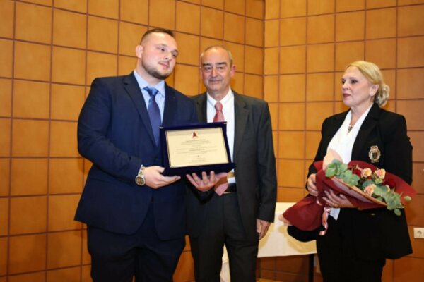 Το Πανεπιστήμιο Θεσσαλίας τίμησε τη μνήμη του ιατρού Στέλιου Κούτσια