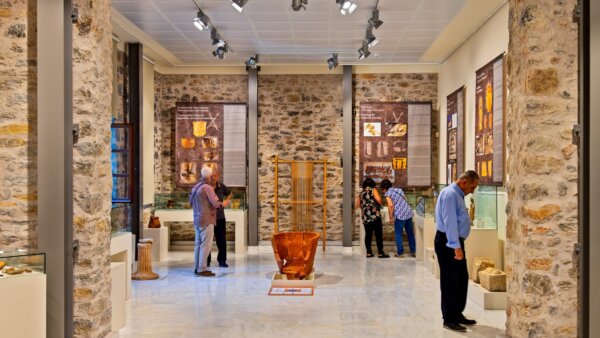 Ανοιχτή και τα Σαββατοκύριακα η Αρχαιολογική Συλλογή Φαρσάλων