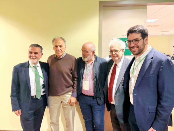 Ο παλιός, ο νέος και ο Λαρισαίος (φωτ.)