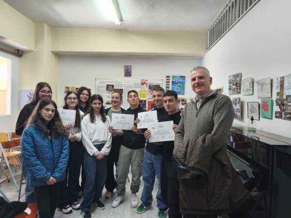 «ΑΝΤΙΘΕΣΕΙΣ»: Ένα εμβληματικό πιανιστικό διήμερο στο Μουσικό Σχολείο Λάρισας με τον Λάμπη Βασιλειάδη