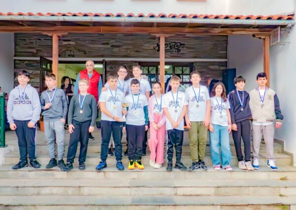 Διπλή διάκριση για το Πρότυπο Γυμνάσιο Λάρισας στα Σκακιστικά Πρωταθλήματα Θεσσαλίας 2026