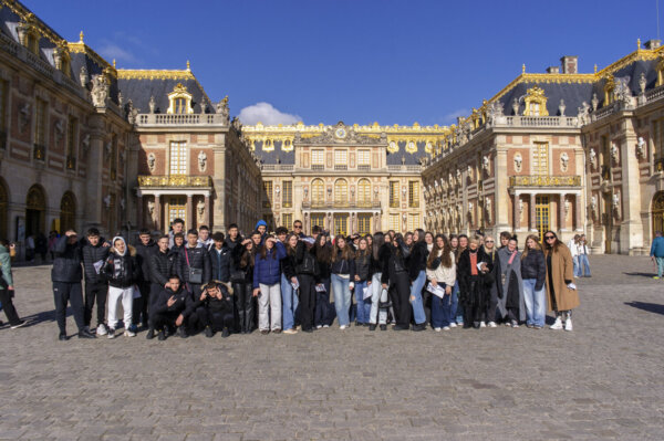 Στο Παρίσι μαθητές του 4ου Γυμνασίου Λάρισας (φωτ.)