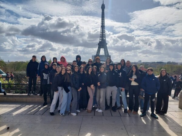 Σε Βρυξέλλες – Μπριζ – Παρίσι μαθητές του Γυμνασίου Αμπελώνα (φωτ.)