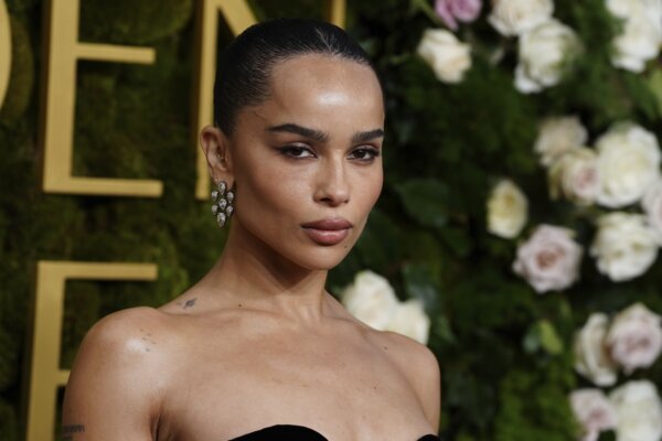 6 διάσημες με piercings σε περίεργα σημεία