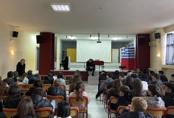 Ο Στ. Τσικριτσής στο Γυμνάσιο Αμπελώνα: Τοπική Διοίκηση και αγροτικά στο επίκεντρο