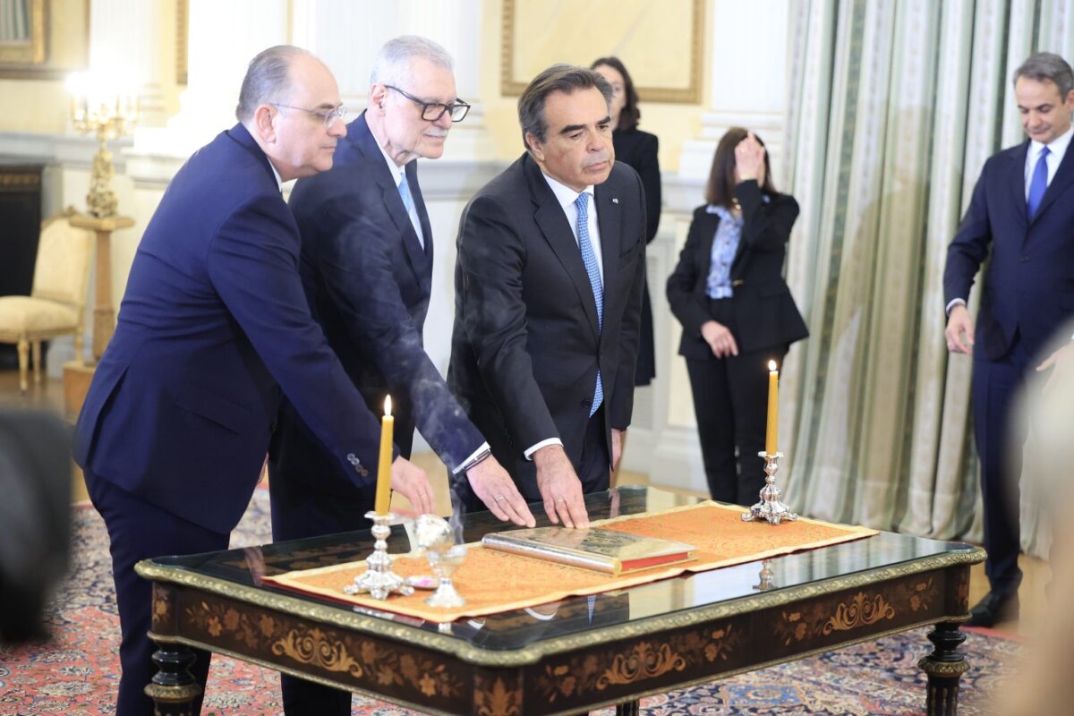 Ορκωμοσία των νέων μελών της κυβέρνησης ενώπιον του Προέδρου της Δημοκρατίας Κωνσταντίνου Αν. Τασούλα και παρουσία του Πρωθυπουργού Κυριάκου Μητσοτάκη (ΓΙΩΡΓΟΣ ΚΟΝΤΑΡΙΝΗΣ / EUROKINISSI)
