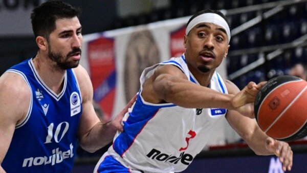 Βήμα παραμονής ο Πανιώνιος