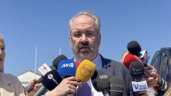 Δίκη για τα Τέμπη: Δήλωσαν παράσταση προς υποστήριξη κατηγορίας οι γονείς της Εριέττας Μόλχο – Κοινωνικές δράσεις στη μνήμη της (βίντεο)