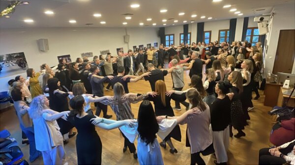 Δεκάδες φίλοι της παράδοσης στο σεμινάριο για τους Κυκλαδίτικους χορούς στο Λύκειον των Ελληνίδων