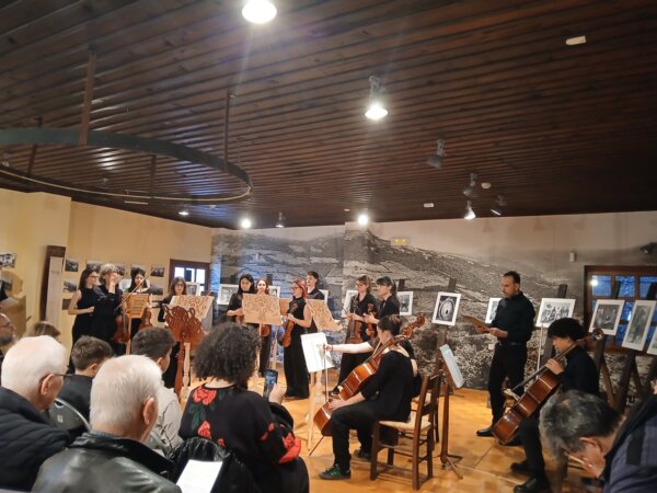 «Χορδές Κατάνυξης – Από το Πάθος στην Ανάσταση»: Μυσταγωγική συναυλία για τη Μεγάλη Εβδομάδα στη Ραψάνη (φωτ.)