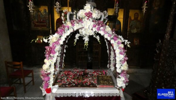 Εντυπωσιακοί Επιτάφιοι κοσμούν και φέτος τις ενορίες της Ελασσόνας