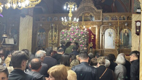 Φάρσαλα: Η κορύφωση του Θείου Δράματος – Η Αποκαθήλωση και οι Επιτάφιοι στην επαρχία