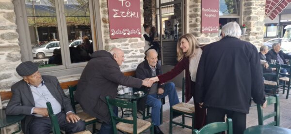 Ευ. Λιακούλη στην Αγιά: «Γιορτινή Αγιά, χωρίς αποζημιώσεις, πνιγμένη στην ακρίβεια»