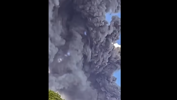 Ιαπωνία: Το ηφαίστειο Σακουρατζίμα της Ιαπωνίας ξύπνησε ξανά – Ο καπνός ξεπέρασε τα 3.400 μέτρα