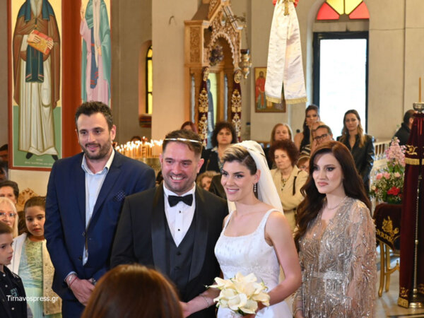 Με κουμπάρους τον Δήμαρχο Τυρνάβου και την σύντροφο του, ο μαέστρος της Φιλαρμονικής παντρεύτηκε την εκλεκτή της καρδιάς (φωτ.)