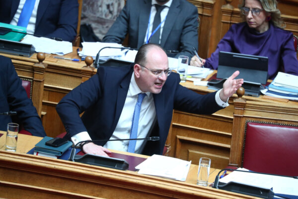 Νέα δήλωση Λαζαρίδη χωρίς παραίτηση – Θέλει να επιστρέψει λεφτά μετά τις αποκαλύψεις